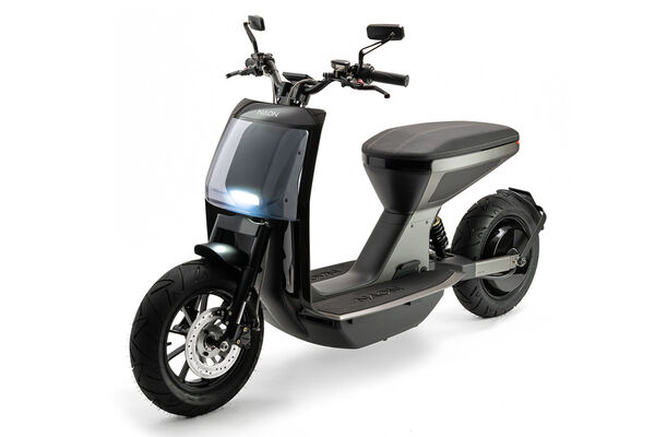 scooter-front-side-naon-2